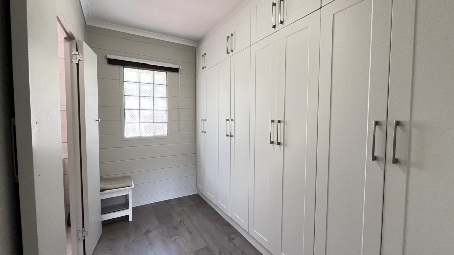 3 Bedroom Property for Sale in Glencairn Western Cape